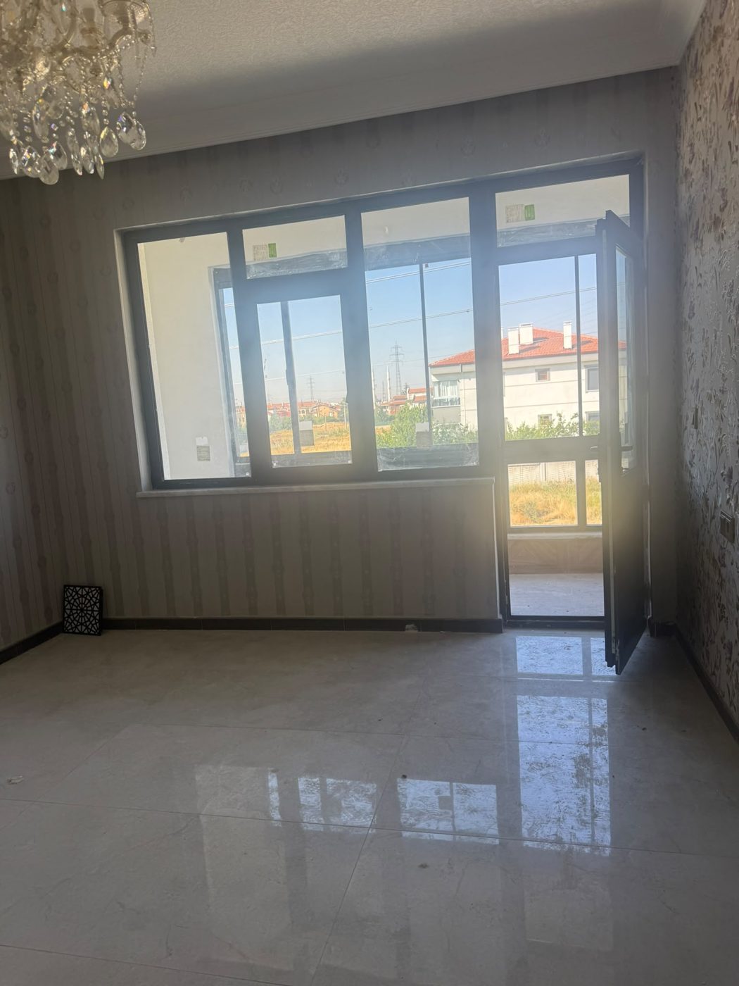 Yeni ev salon temizliği sonrası